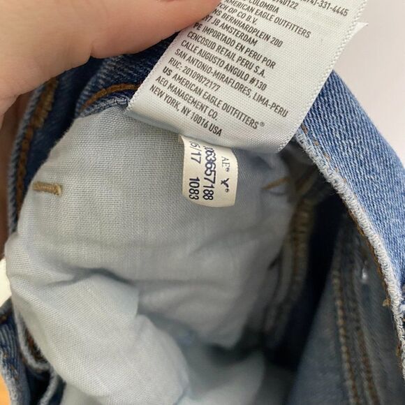 AEO American Eagle High Rise Mom Jeans 1083 - Picture 7 of 8